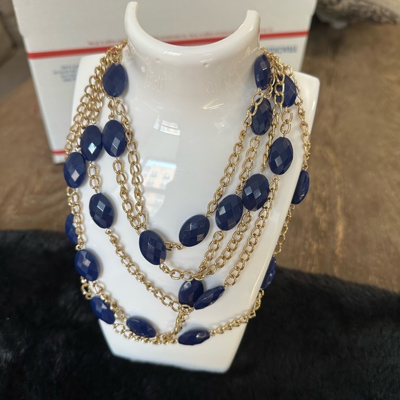 Jewelry - Layered blue necklace